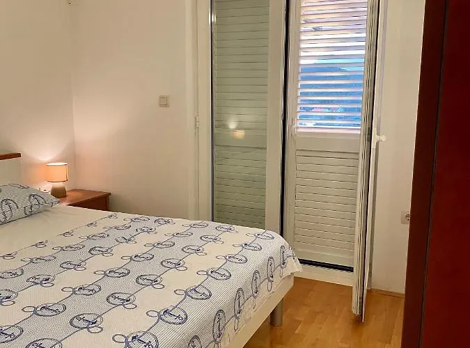 Luka Apartment Zrnovo