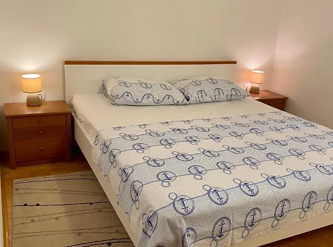 Apartment Luka Zrnovo