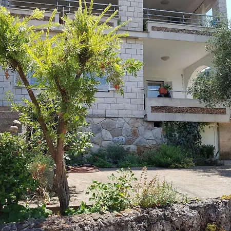 Luka Apartman