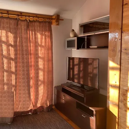 Luka Apartment *
