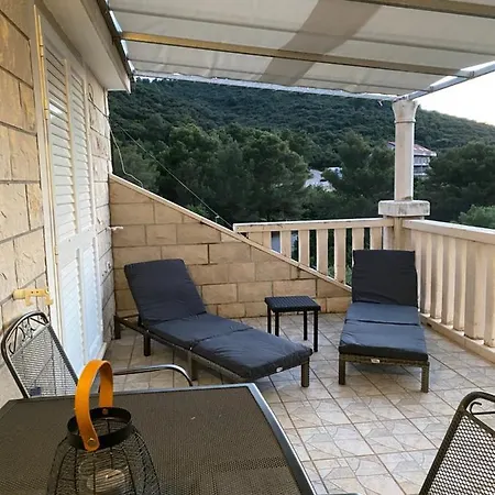 Luka Apartment Zrnovo