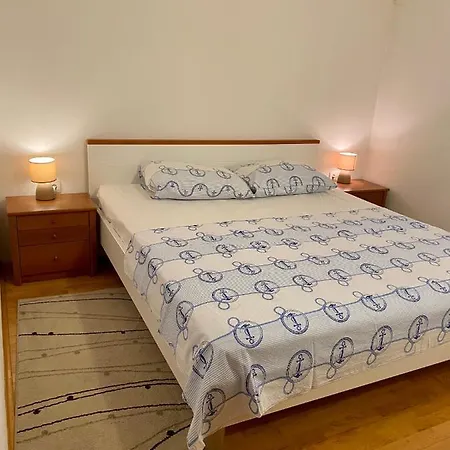 Apartment Luka Zrnovo