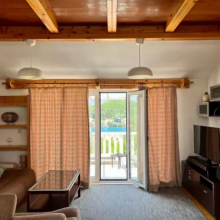 Luka Apartment