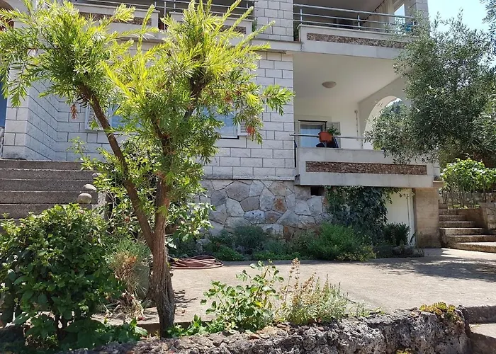 Luka Apartment
